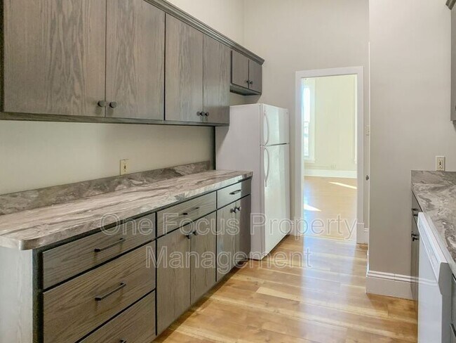 Building Photo - 307 N Vesper Street