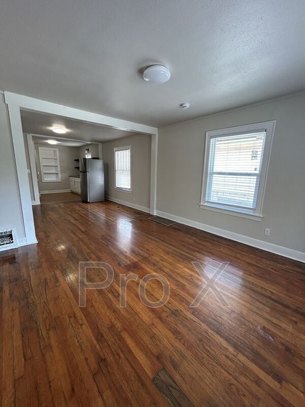 Building Photo - 106 W Hudson St