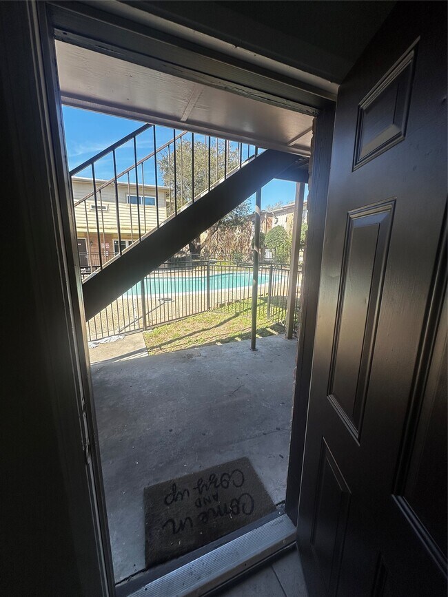 Building Photo - 8110 Albacore Dr