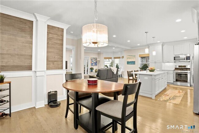 Building Photo - 69 Weed Ave