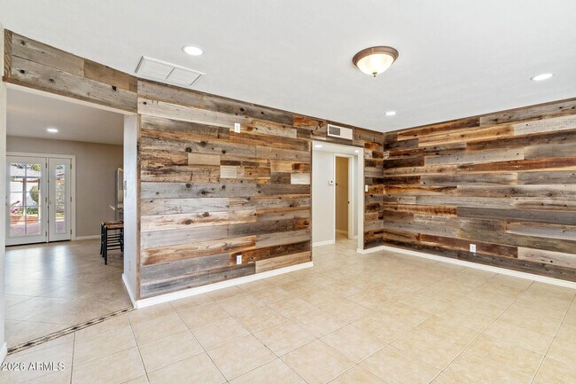 Building Photo - 3007 N 84th Pl