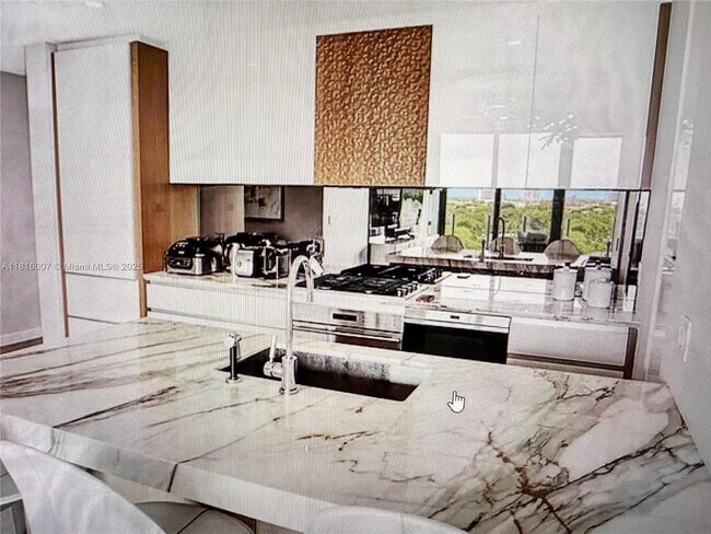 Building Photo - 2831 S Bayshore Dr