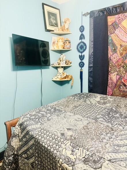 Bedroom 2 - 1100 Hawthorne St