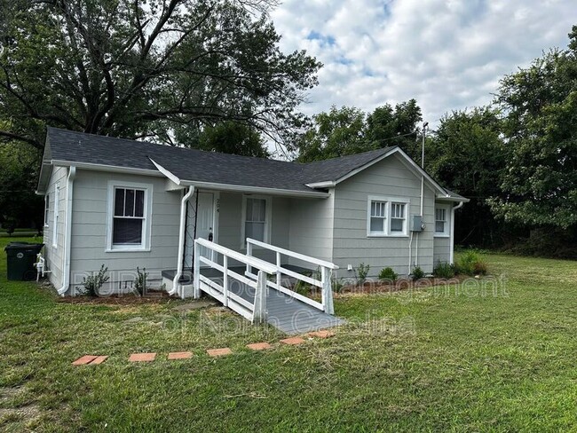 Primary Photo - 204 Moore Dr
