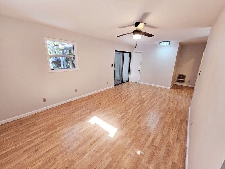 Building Photo - 101 Mandalay Rd