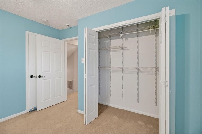 Building Photo - 4026 Northwood Dr