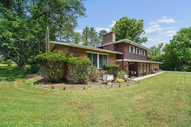 Building Photo - 157 Spring Valley Dr