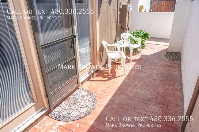 Building Photo - 3229 S Fairfield Dr