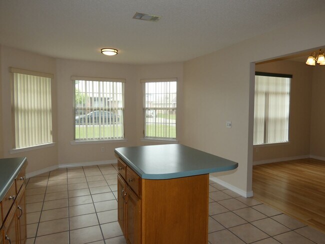 Building Photo - 3 Bedroom Home Near NAS Pensacola