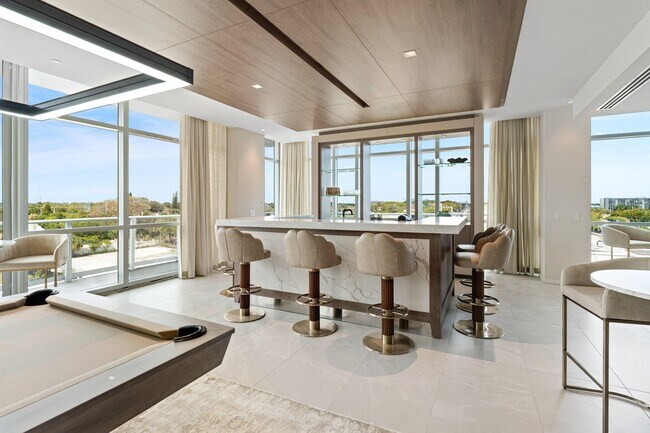 Building Photo - 220 Lake Shore Dr