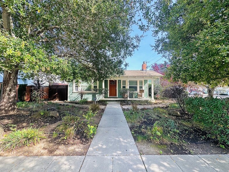 Front of house - 504 Montgomery St