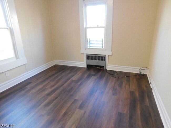 Building Photo - 282 Renner Ave