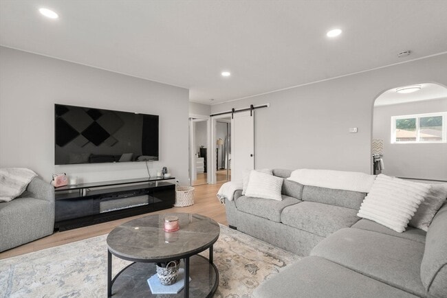 Building Photo - 23 Westgate Rd