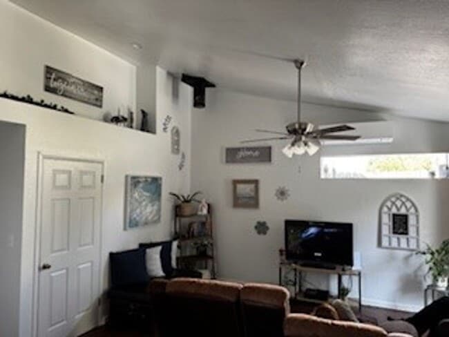 Building Photo - East Sonora Cottage with a view