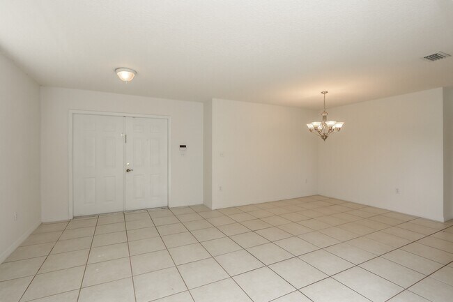 Building Photo - 4145 SW 84th Ct