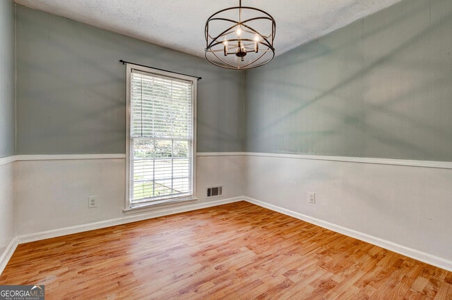 Building Photo - 922 Sharon Ct