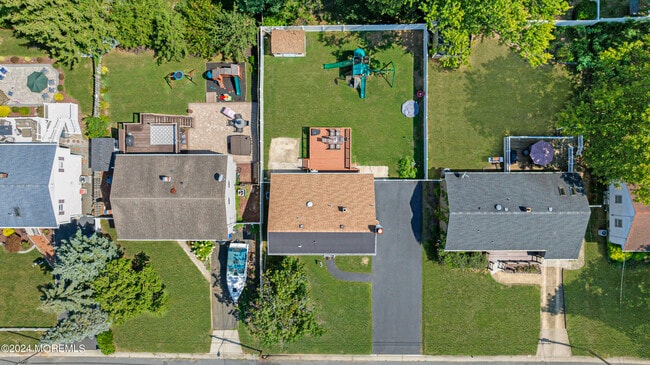 Building Photo - 573 Sumner Ave