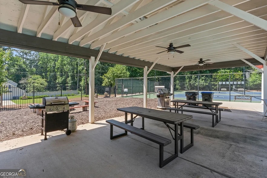 Building Photo - 220 Hollyridge Dr