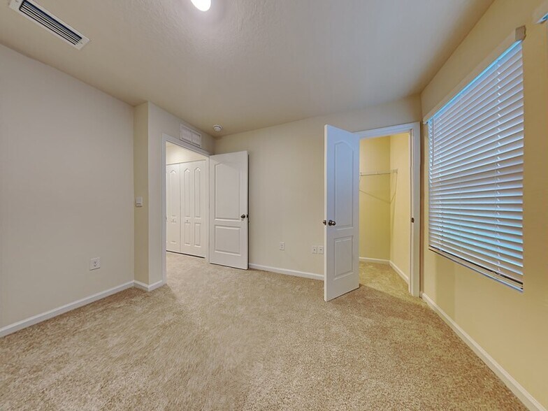 Building Photo - 519 Big Tree Wy