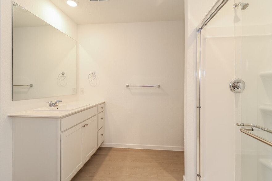 Building Photo - 1247 Maple St