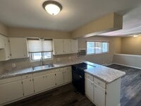 Building Photo - 1114 N University Dr