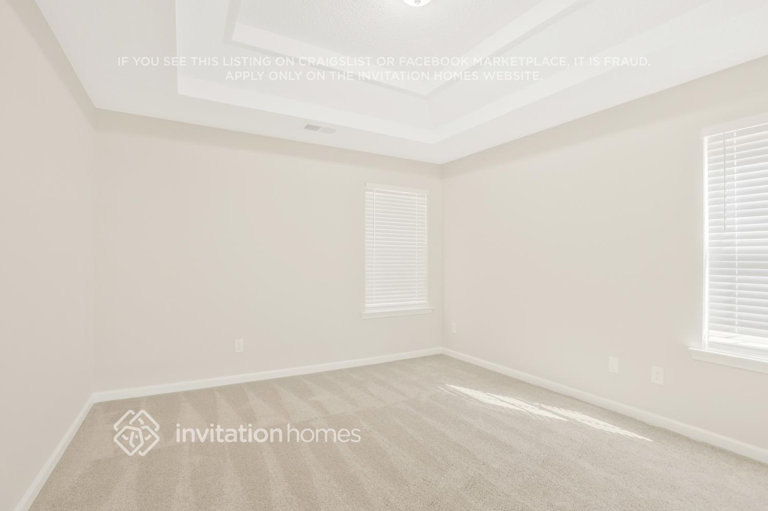 Building Photo - 3535 Oakshire Way SE