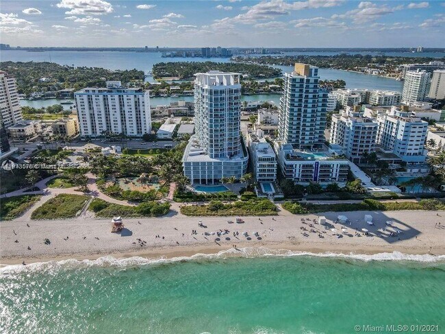 Building Photo - 6515 Collins Ave