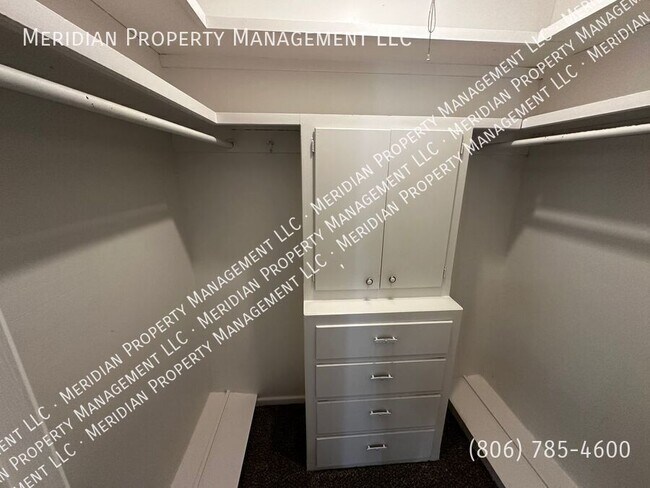 Building Photo - 2003 32nd-A