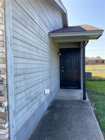 Building Photo - 1112 Valley View Dr