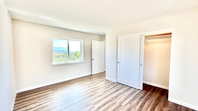 Building Photo - Beautiful Newer Custom Construction Detach...