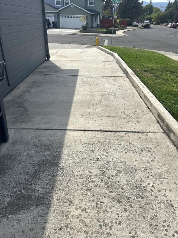 Building Photo - 421 N 10th St