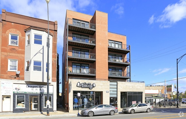 Building Photo - 214 W 31st St