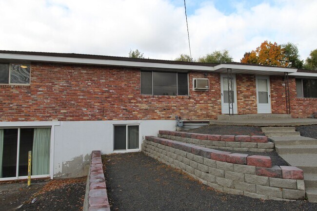Building Photo - 9715 N Stevens St