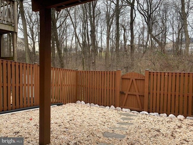 Building Photo - 3027 Mozart Dr