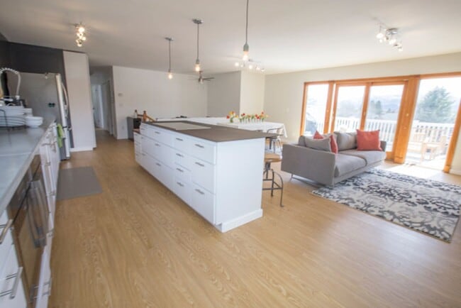 Building Photo - Beautiful Home on Bozeman's East Side