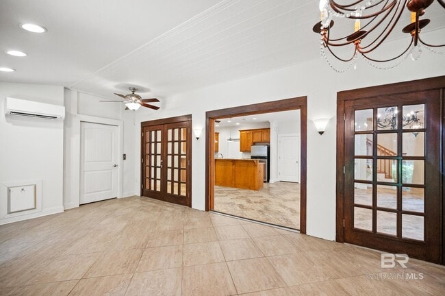 Building Photo - 491 Pine Ave