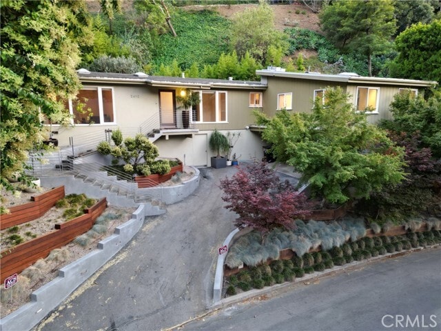 Building Photo - 2412 Canyon Oak Dr