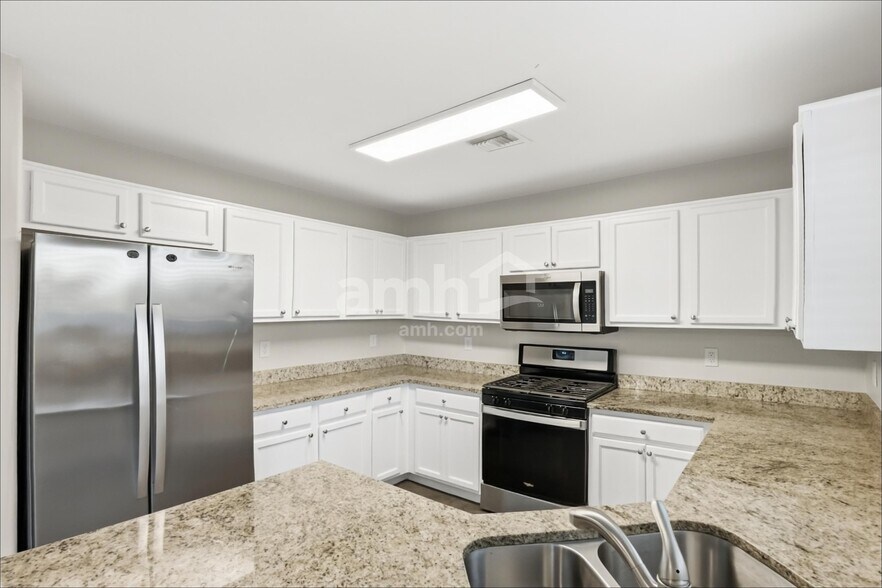Building Photo - 18445 S Avenida Arroyo Seco