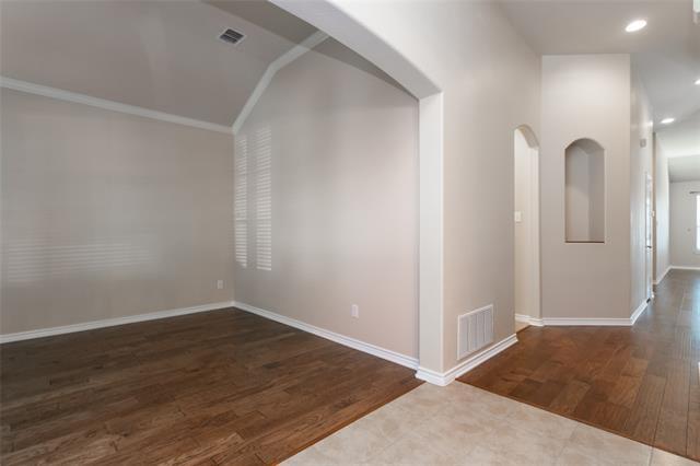 Building Photo - 653 White Rock Dr