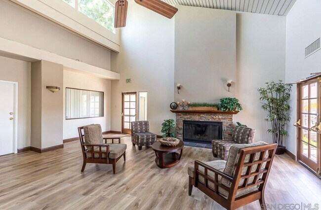 Building Photo - 8604 Via Mallorca