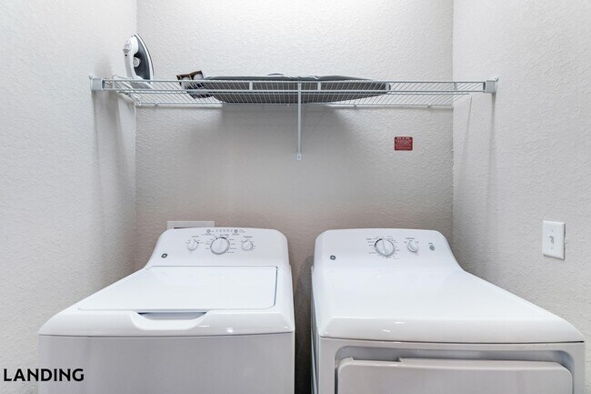 Building Photo - 918 Aventine Dr