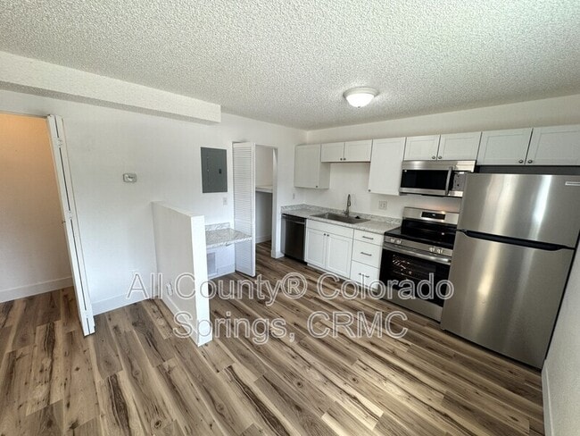 Building Photo - 6676 Provincial Dr