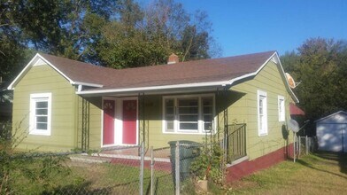 Building Photo - 2500 Kildare St NW