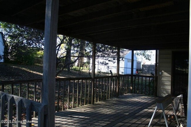 Building Photo - 1302 Schiller Ave