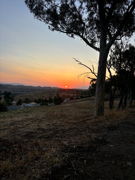 Building Photo - 16840 Bell Ave