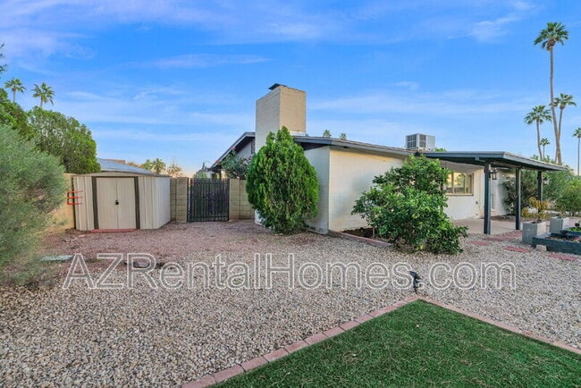 Building Photo - 2454 W Obispo Cir