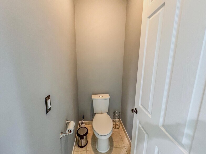 Building Photo - 255 Lake Monterey Cir