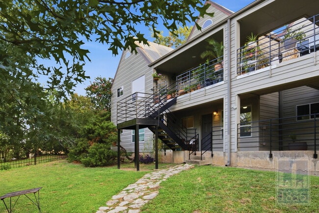 Building Photo - 1514 Parker Ln