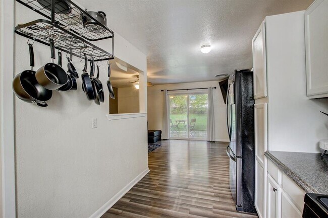 Building Photo - 1208 S 19th St