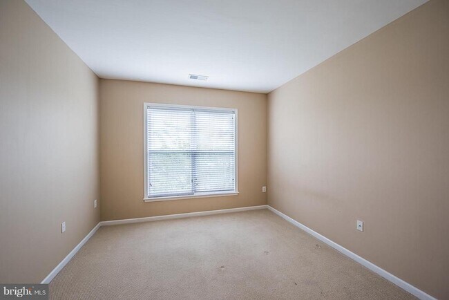 Building Photo - 3830 Lightfoot St